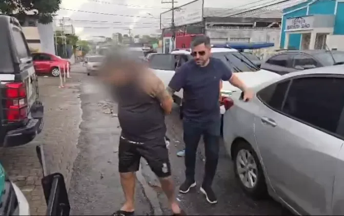Vídeo mostra momento em que conselheiro de facção do Pará é preso em Manaus
